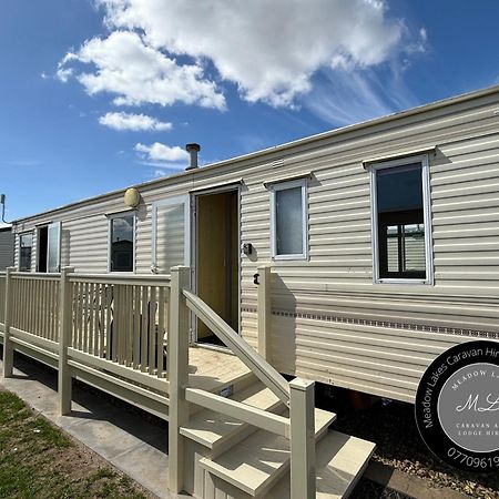 Seaview 190 - Ingoldmells - Pet Friendly, Wifi, Bed Linen - Close To Beach And Fantasy Island - Meadow Lakes Caravan & Lodge Hire Exterior foto