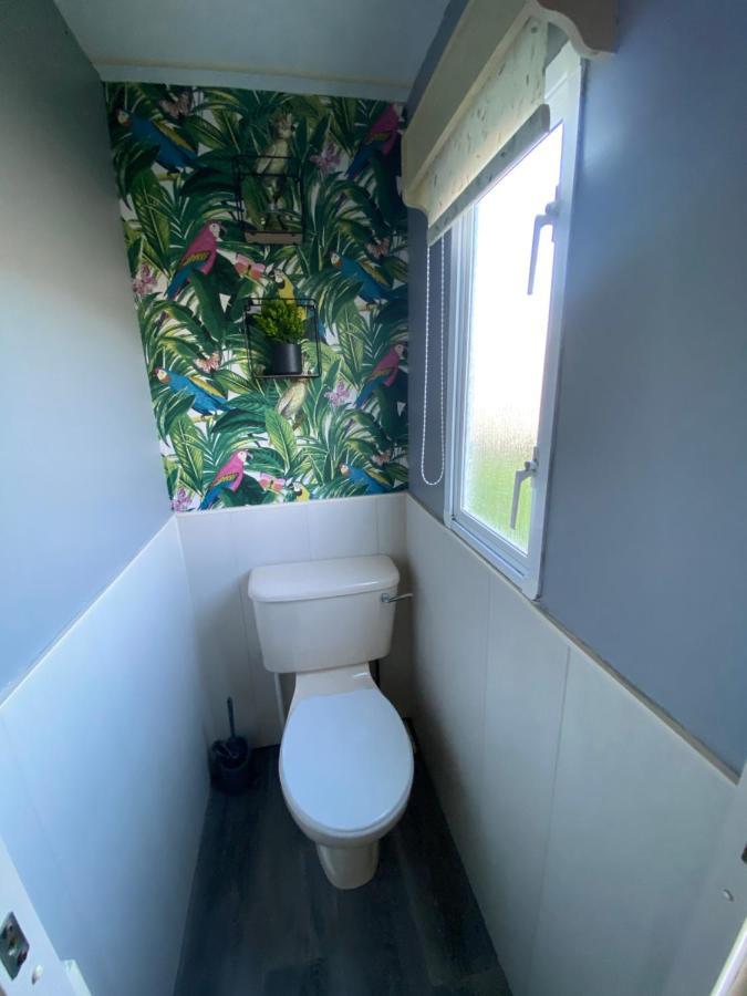Seaview 190 - Ingoldmells - Pet Friendly, Wifi, Bed Linen - Close To Beach And Fantasy Island - Meadow Lakes Caravan & Lodge Hire Exterior foto